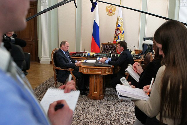 http://news.kremlin.ru/media/events/photos/big/41d459098cdfdfb9631b.jpeg