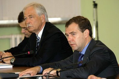 На заседании Совета по развитию информационного общества. Слева – Председатель Государственной Думы Борис Грызлов.